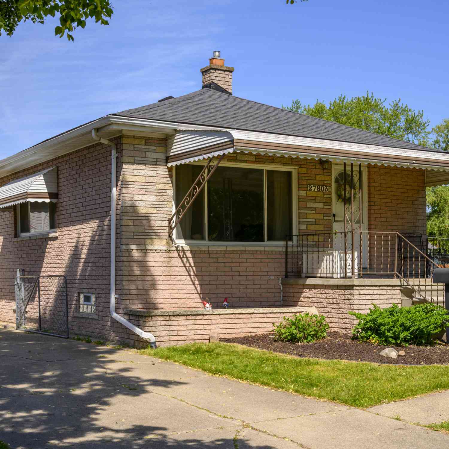 Homes For Sale - 27803 Ruehle Street<br/> Saint Clair Shores, MI 48081