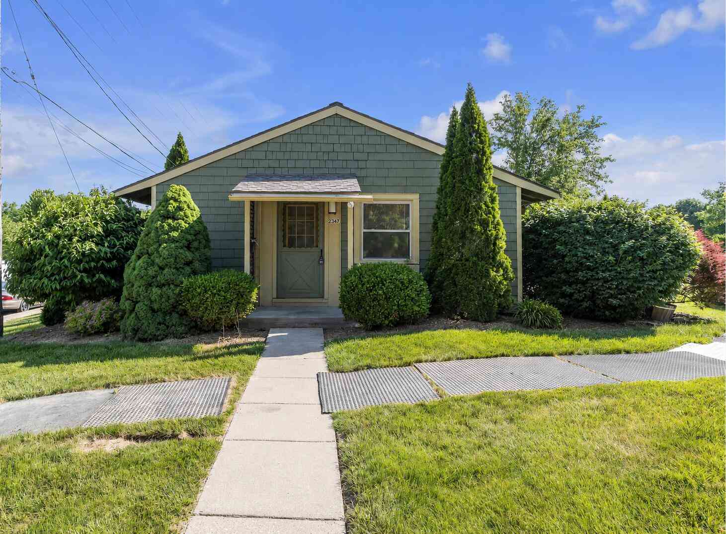 Condo For Sale - 2347 Fernwood Avenue<br/> Ann Arbor, MI 48104