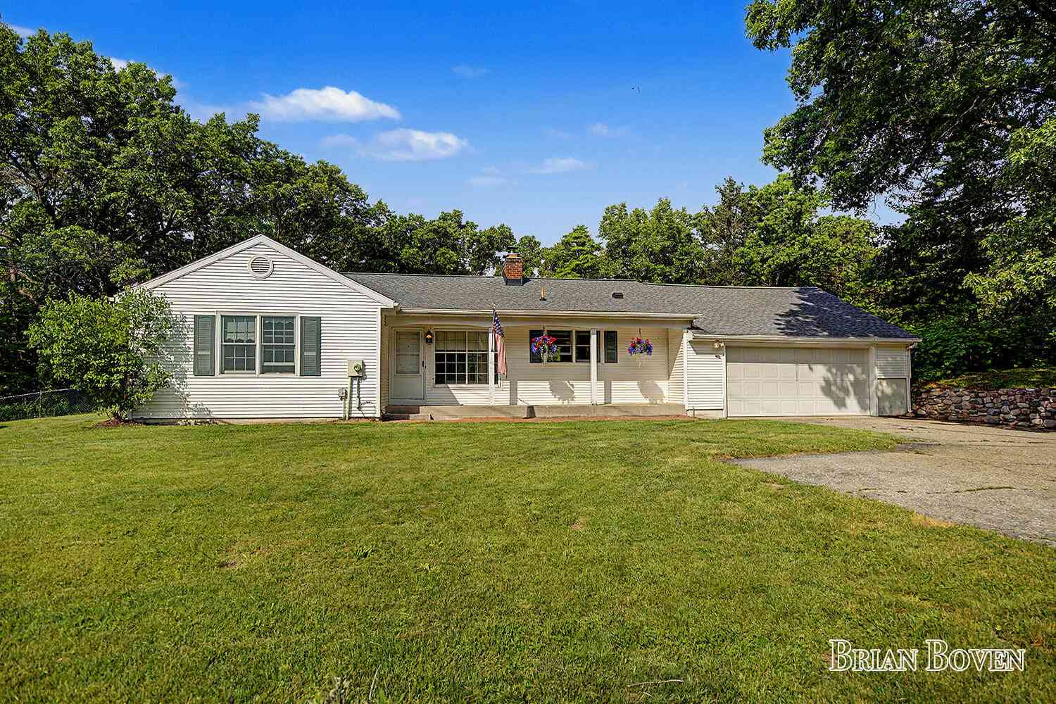 Homes For Sale - 4383 Honey Creek Avenue<br/> Ada, MI 49301