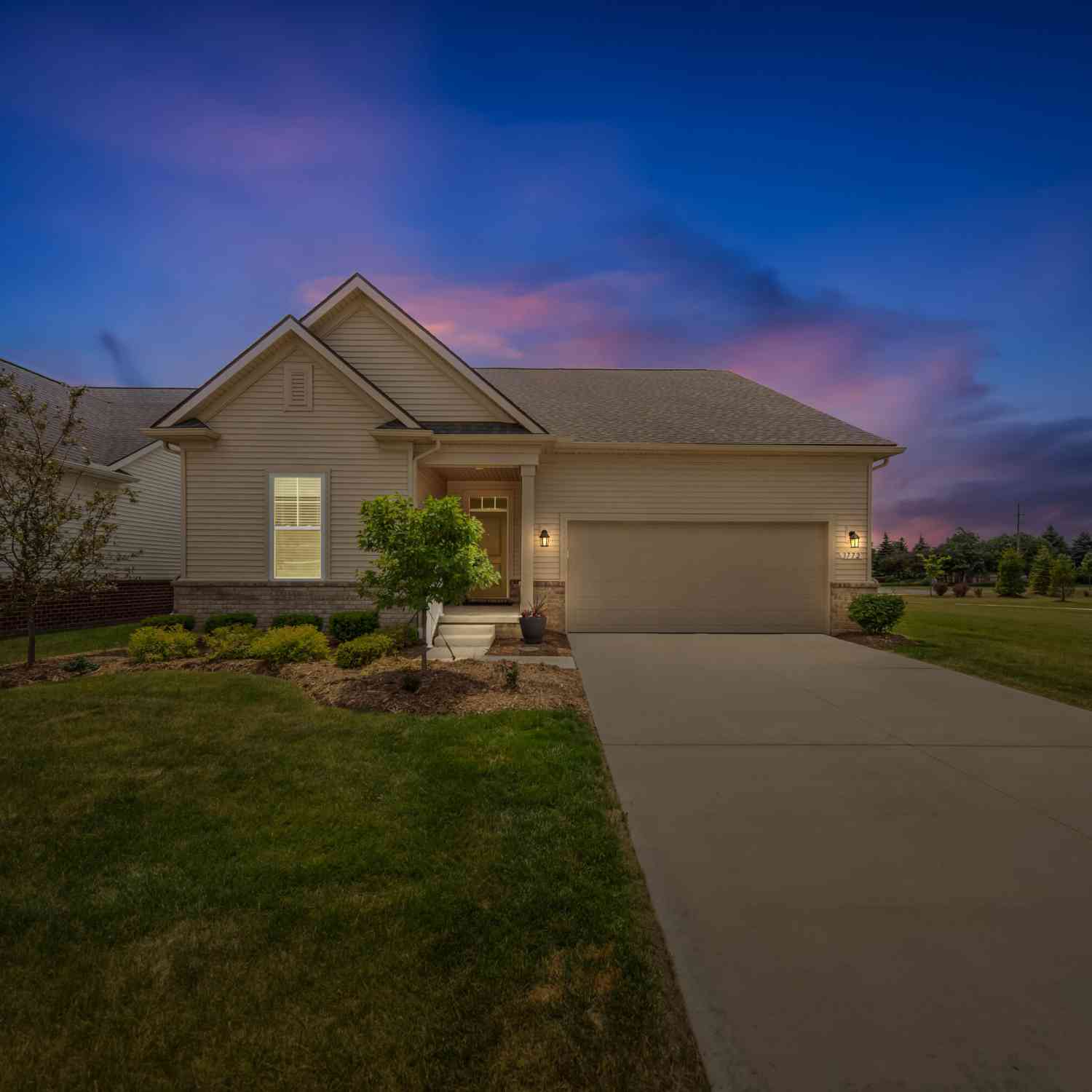 Condo For Sale - 3772 Park Creek Lane<br/> Canton, MI 48188