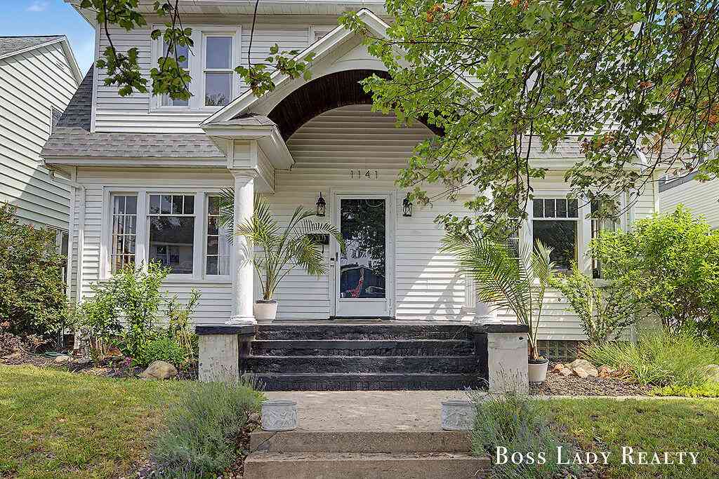 Homes For Sale - 1141 Rathbone Street<br/> Wyoming, MI 49509