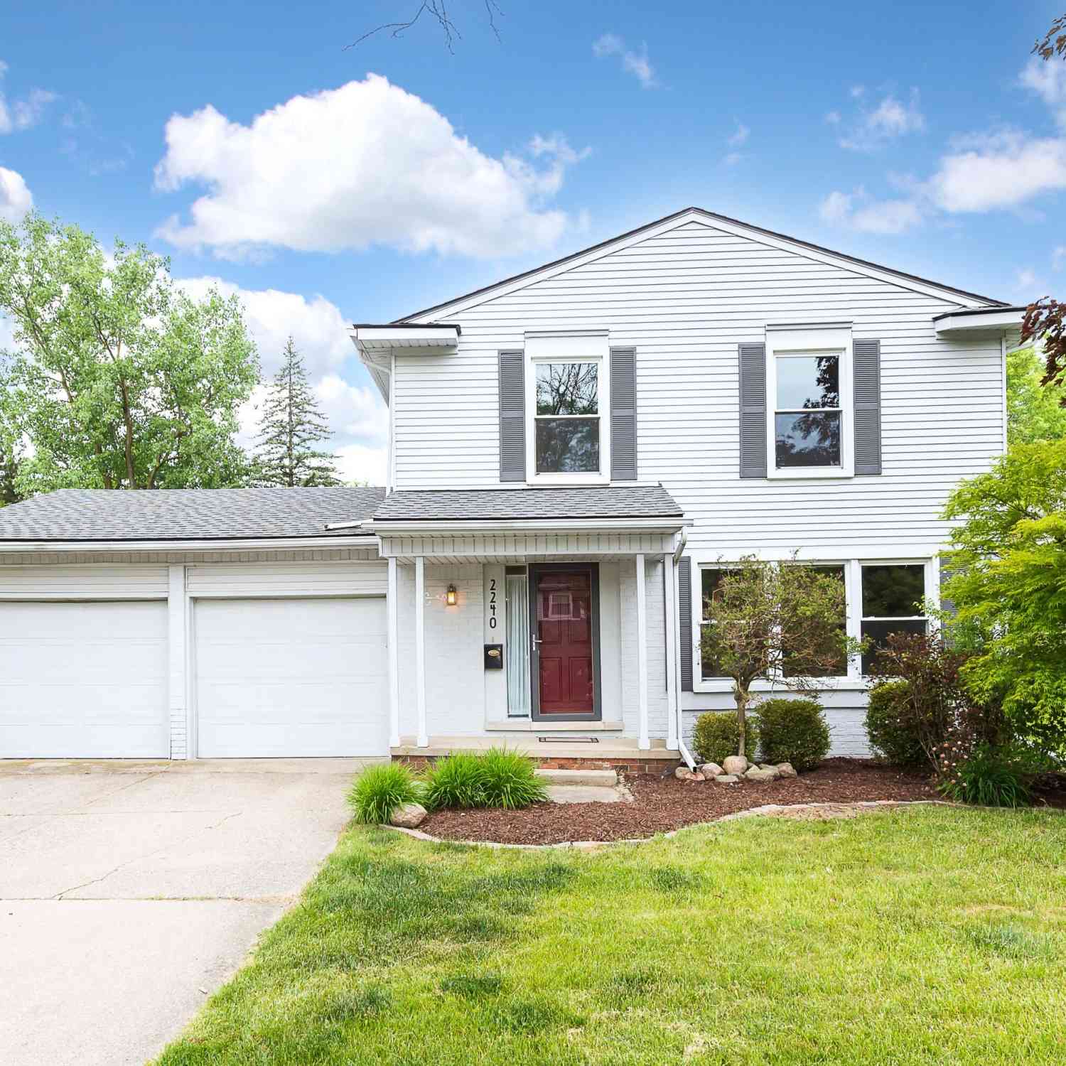 Homes For Sale - 2240 Steeplechase Drive<br/> Ann Arbor, MI 48103