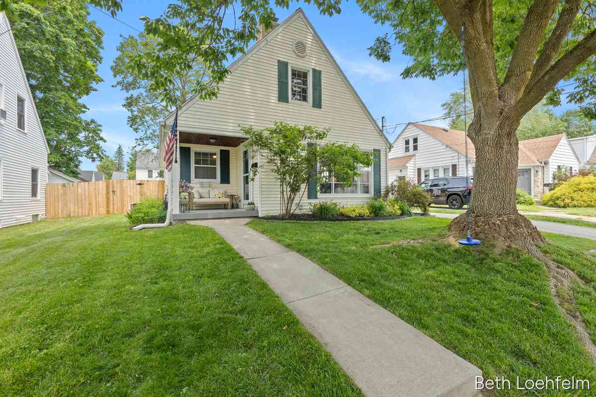 Homes For Sale - 847 N Ottillia Street<br/> Grand Rapids, MI 49507
