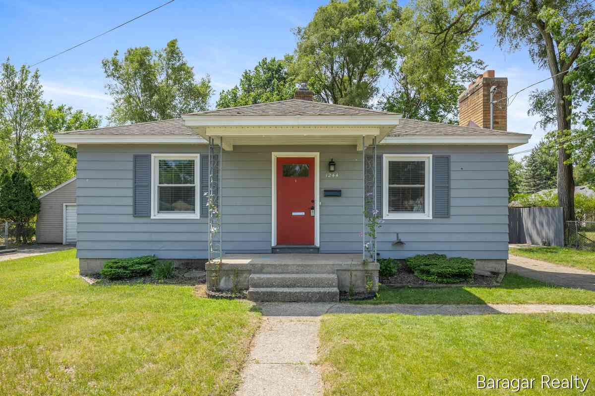 Homes For Sale - 1244 S Dorroll Street<br/> Grand Rapids, MI 49505