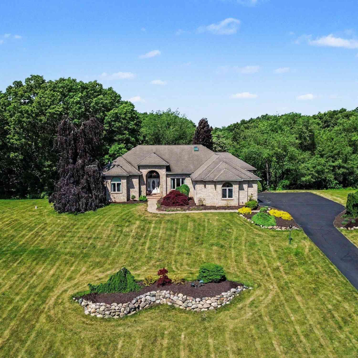 Homes For Sale - 888 Ridge Road<br/> Chelsea, MI 48118