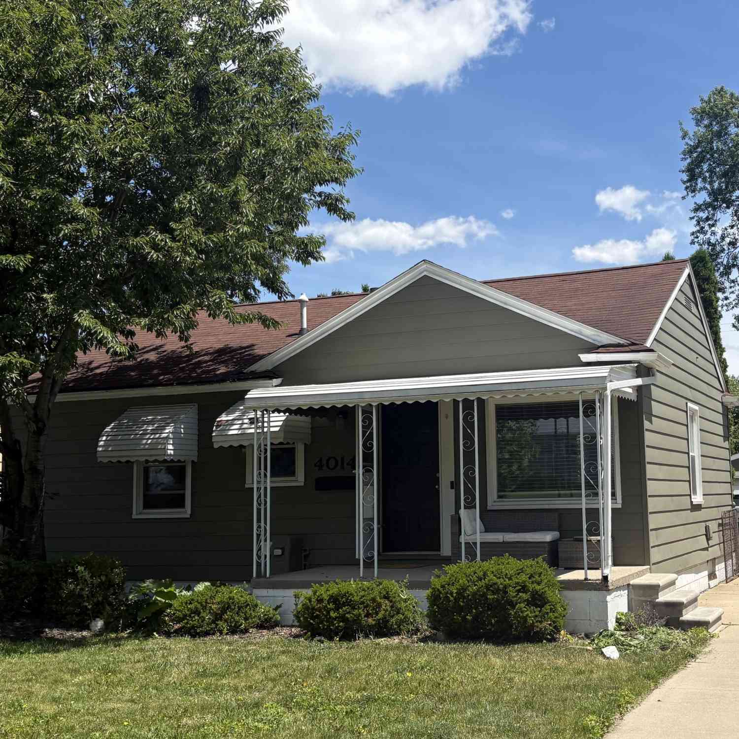 Homes For Sale - 4014 Linwood Avenue<br/> Royal Oak, MI 48073