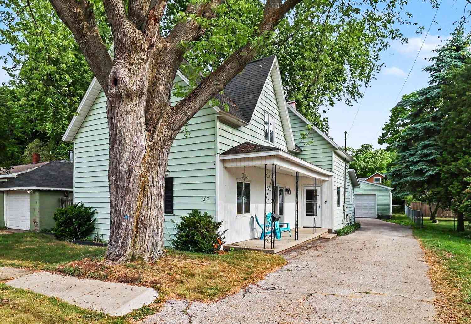 Homes For Sale - 1212 24th Street<br/> Manistee, MI 49660