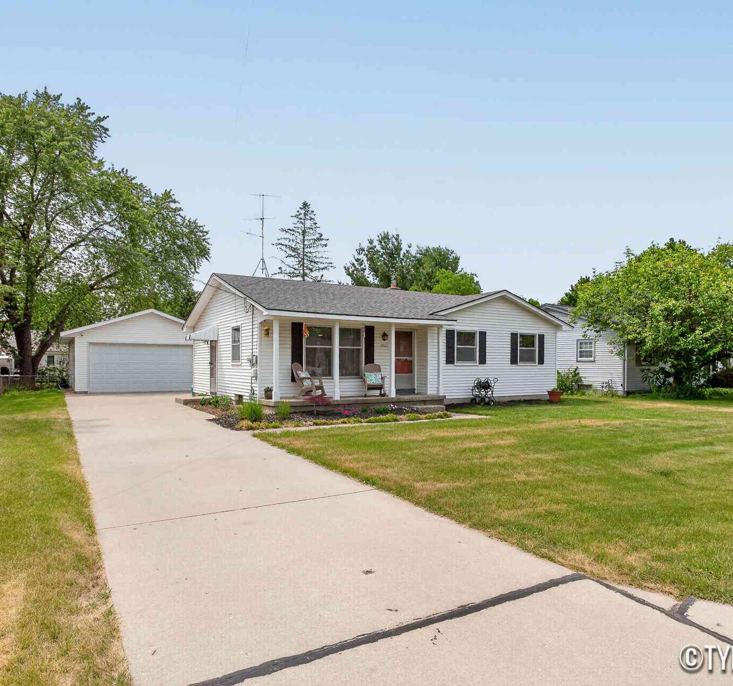 Homes For Sale - 3923 Jupiter Avenue<br/> Grand Rapids, MI 49525