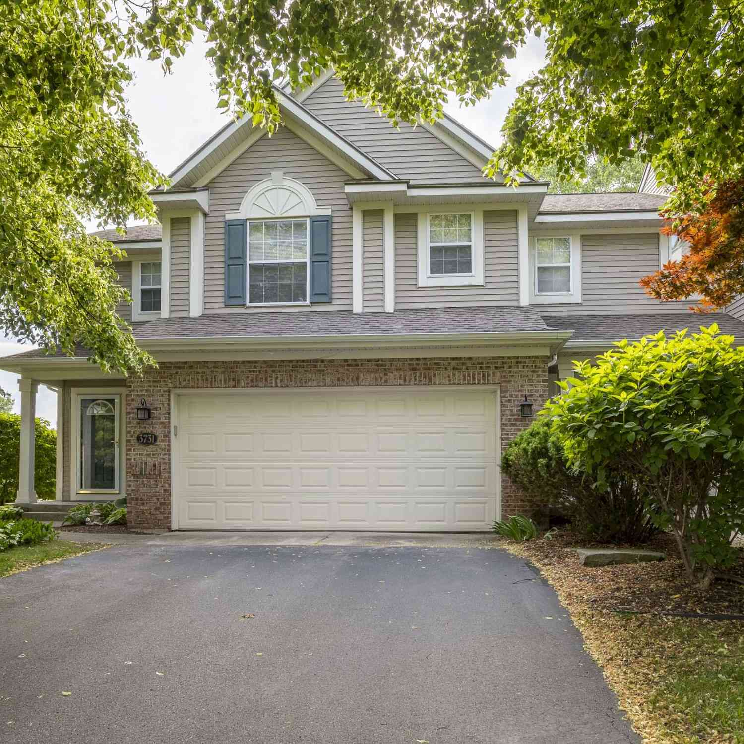 Condo For Sale - 3731 Old Elm Drive<br/> Grand Rapids, MI 49512