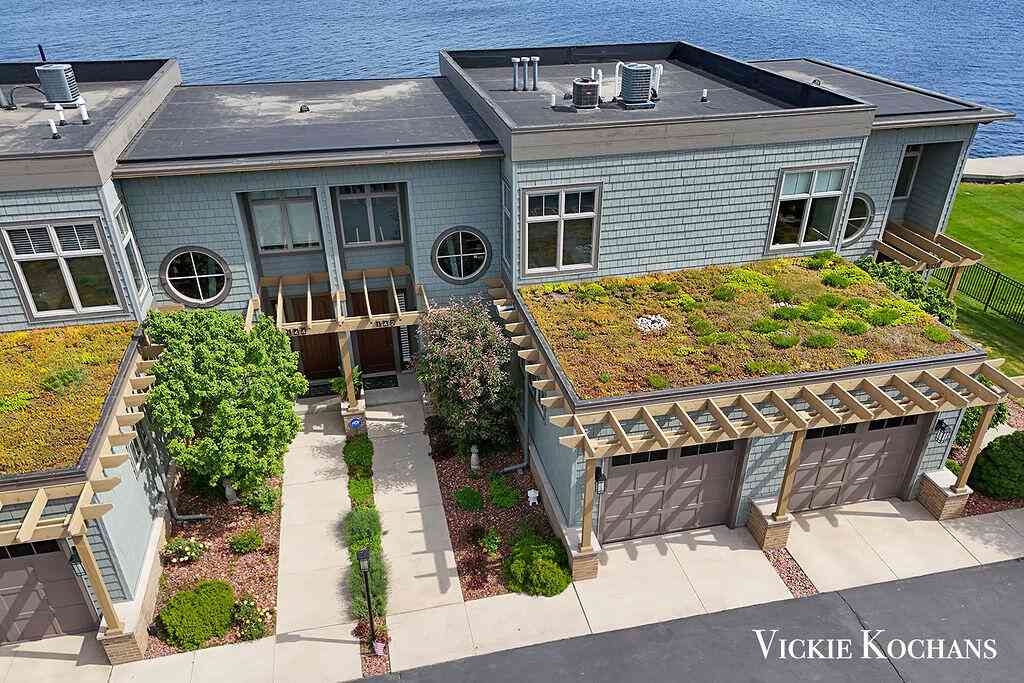 Condo For Sale - 142 Viridian Drive<br/> Muskegon, MI 49440