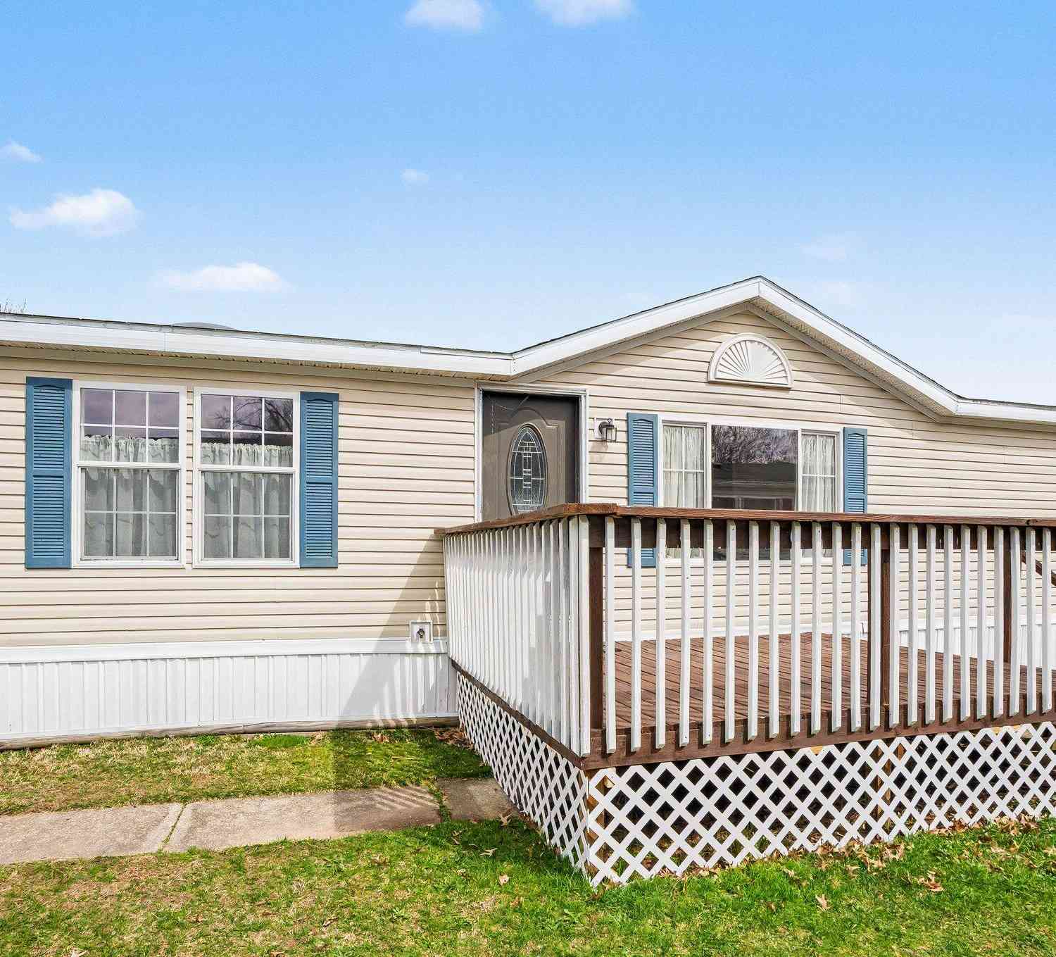 Mobile Home For Sale - 69205 Garver Lake Road #LOT 72<br/> Cass County, Edwardsburg, MI 49112