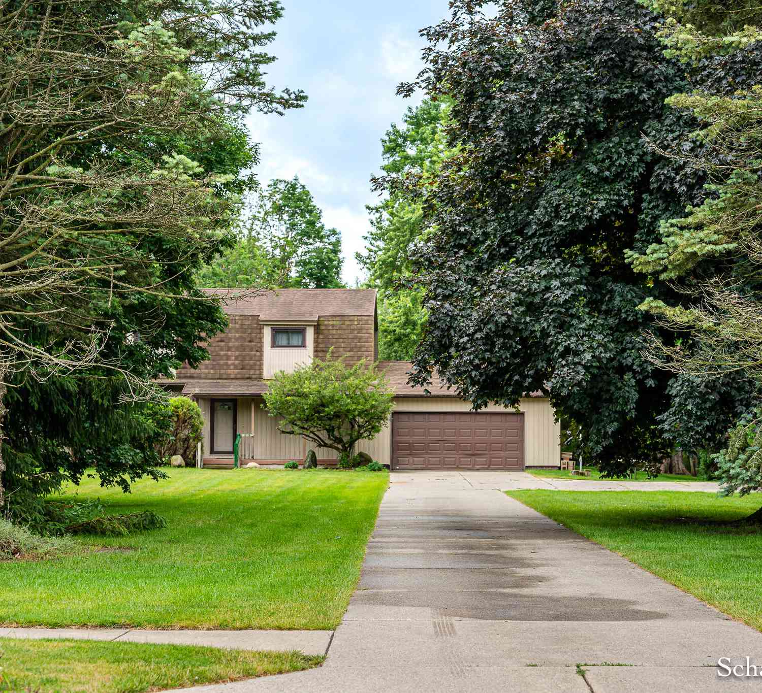 Homes For Sale - 888 Bowes Road<br/> Lowell, MI 49331