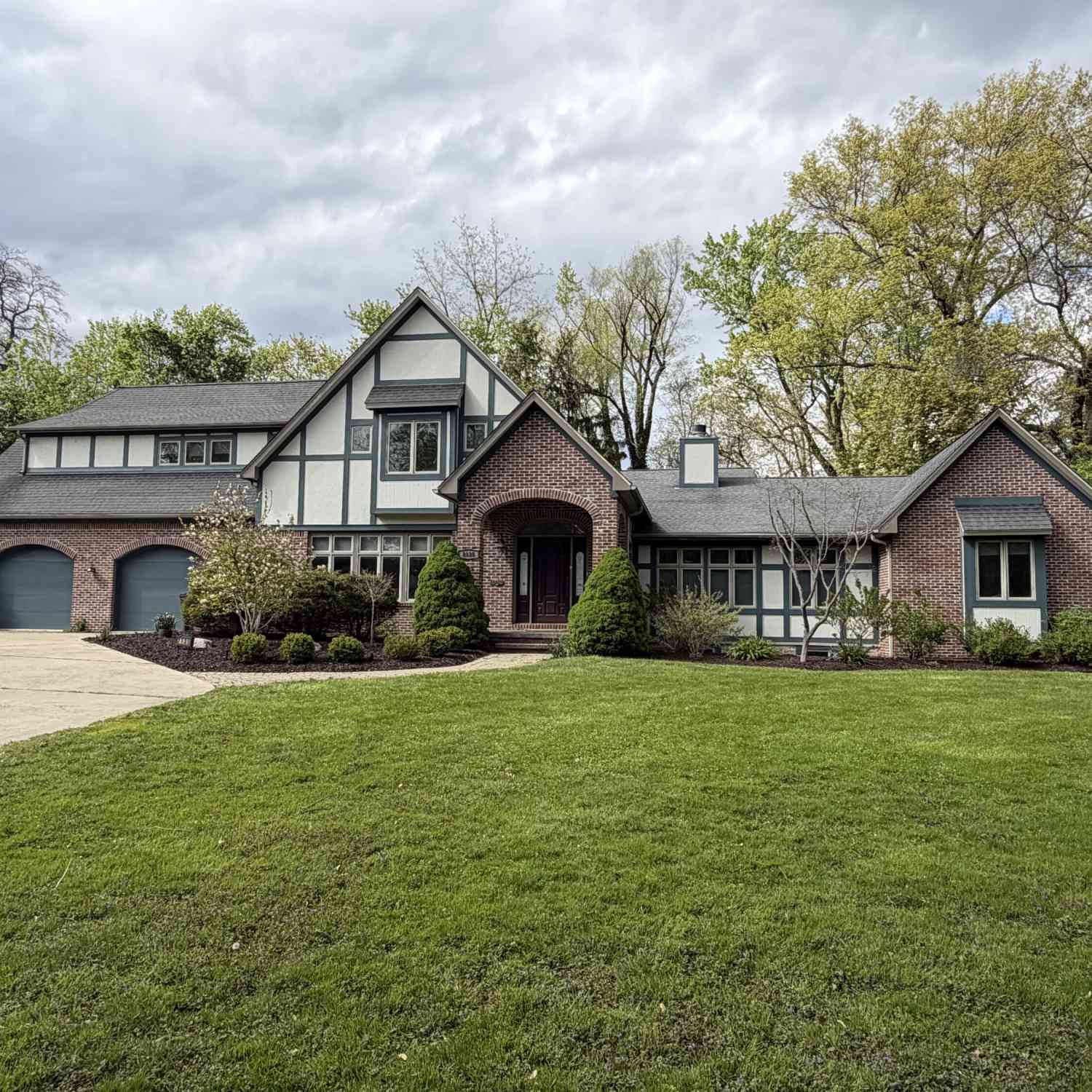 Homes For Sale - 2135 Tuomy Road<br/> Ann Arbor, MI 48104