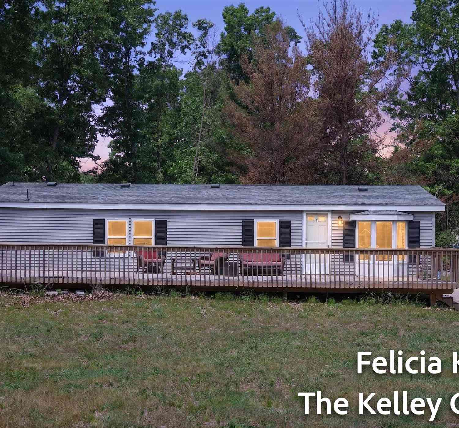 Mobile Home For Sale - 17158 Seneca Court<br/> Howard City, MI 49329