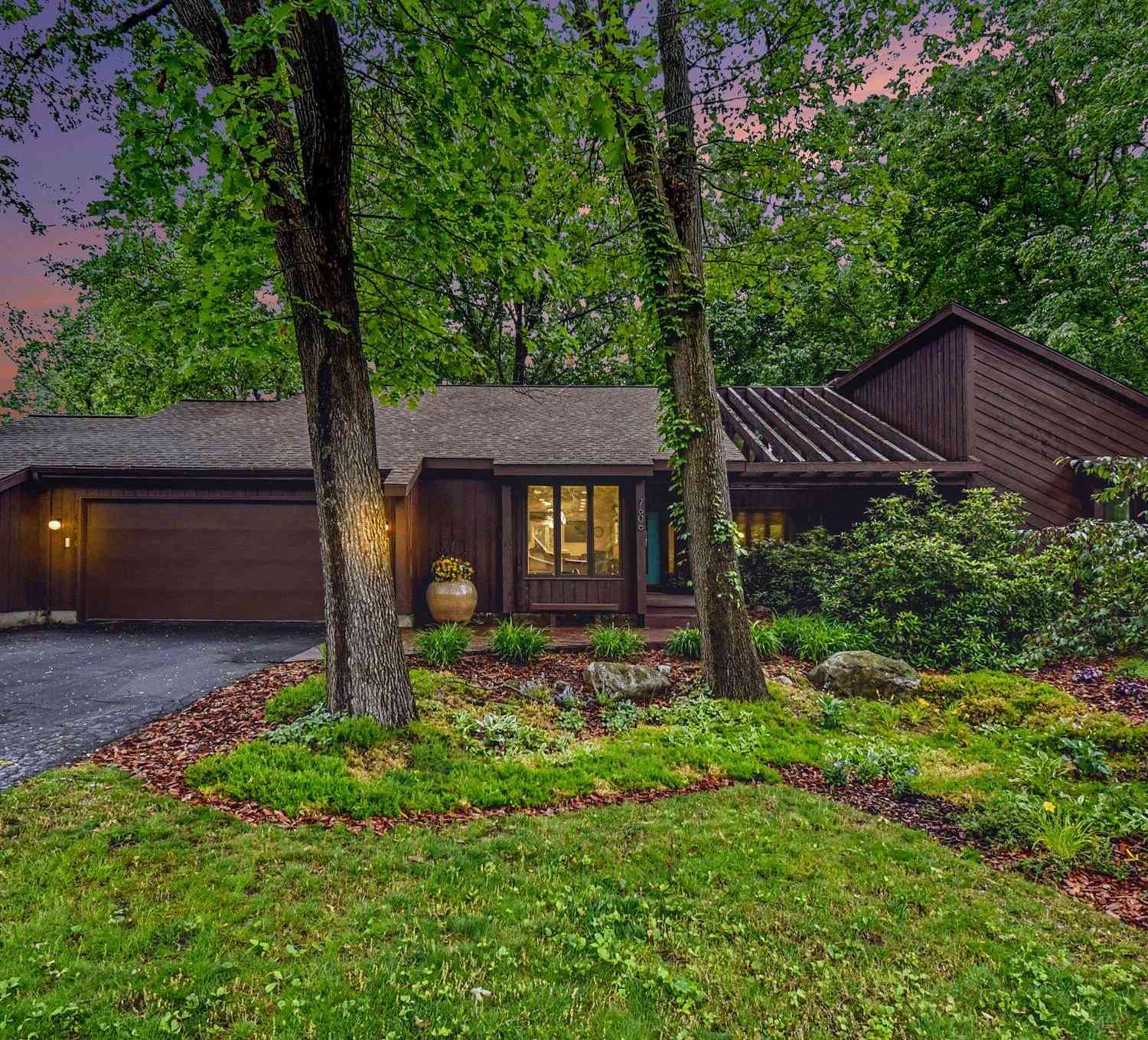 Homes For Sale - 7606 Leyton Drive<br/> Ada, MI 49301