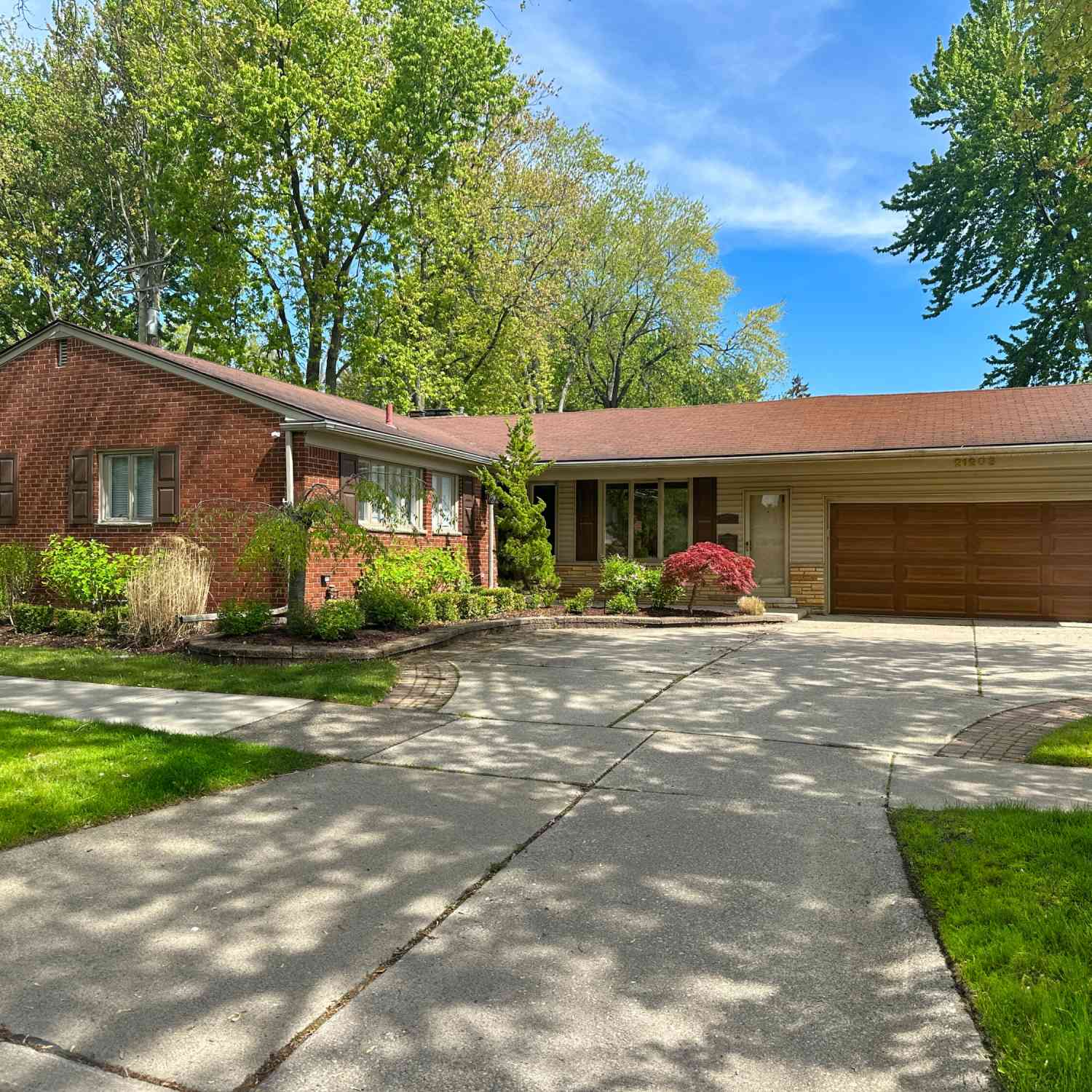 Homes For Sale - 21203 River Road<br/> Grosse Pointe, MI 48236