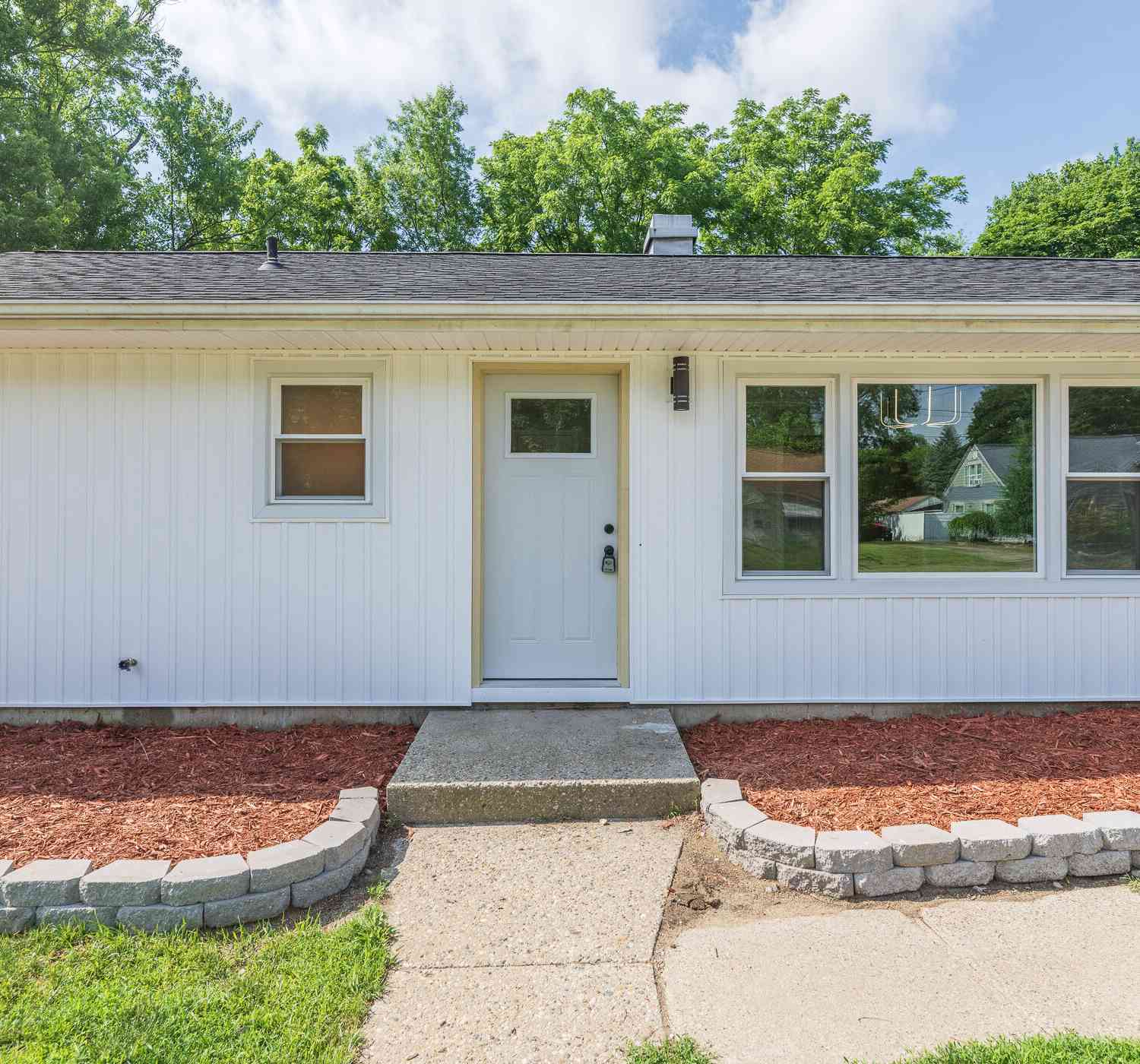 Homes For Sale - 2222 Southern Avenue<br/> Kalamazoo, MI 49001