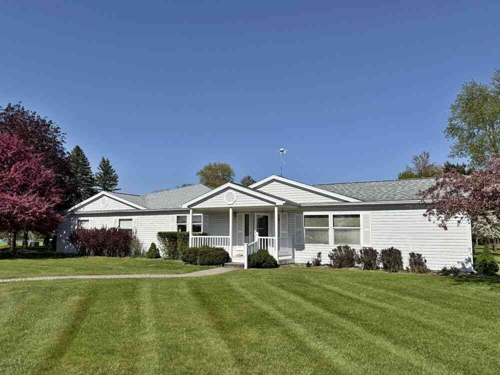 Mobile Home For Sale - 10215 E Royal<br/> Mecosta County, Stanwood, MI 49346