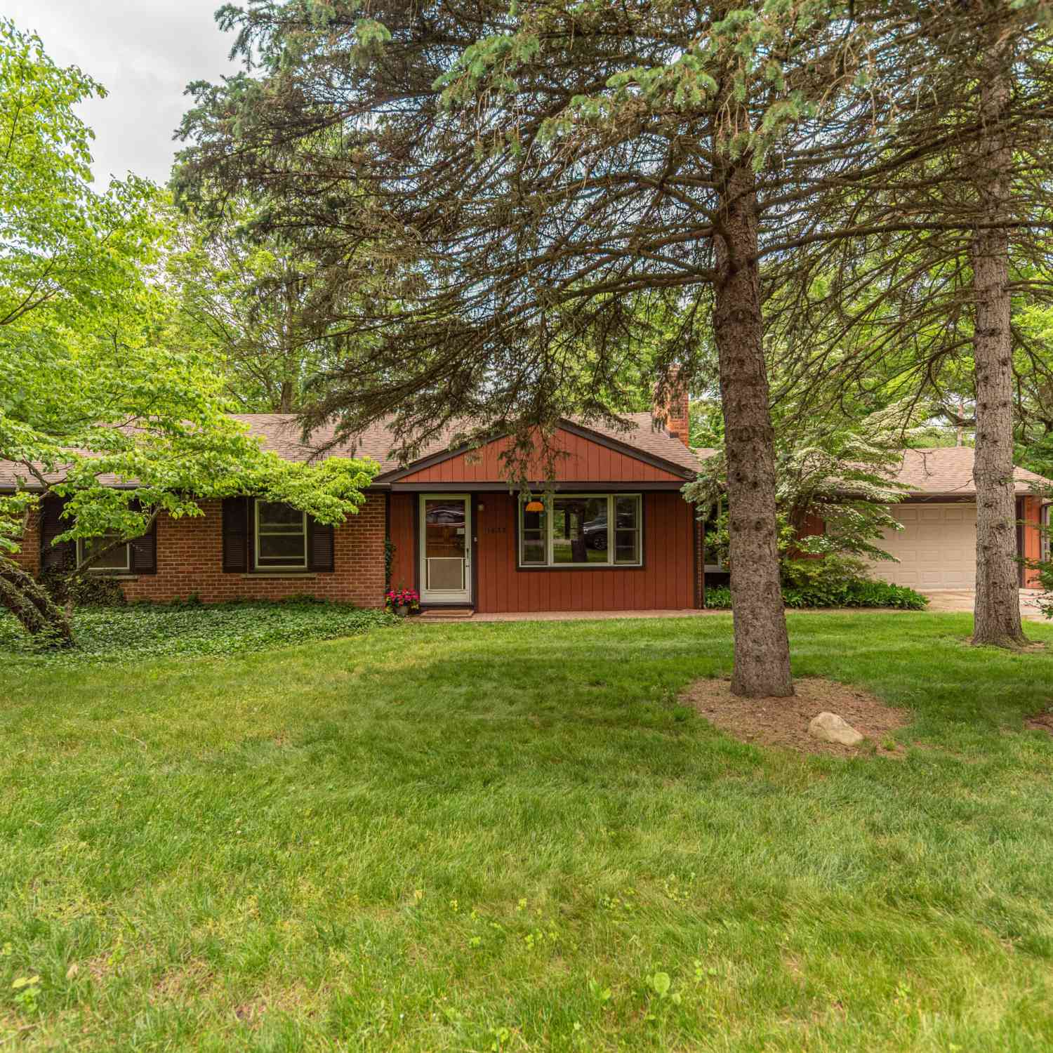 Homes For Sale - 1877 Arlington Boulevard<br/> Ann Arbor, MI 48104