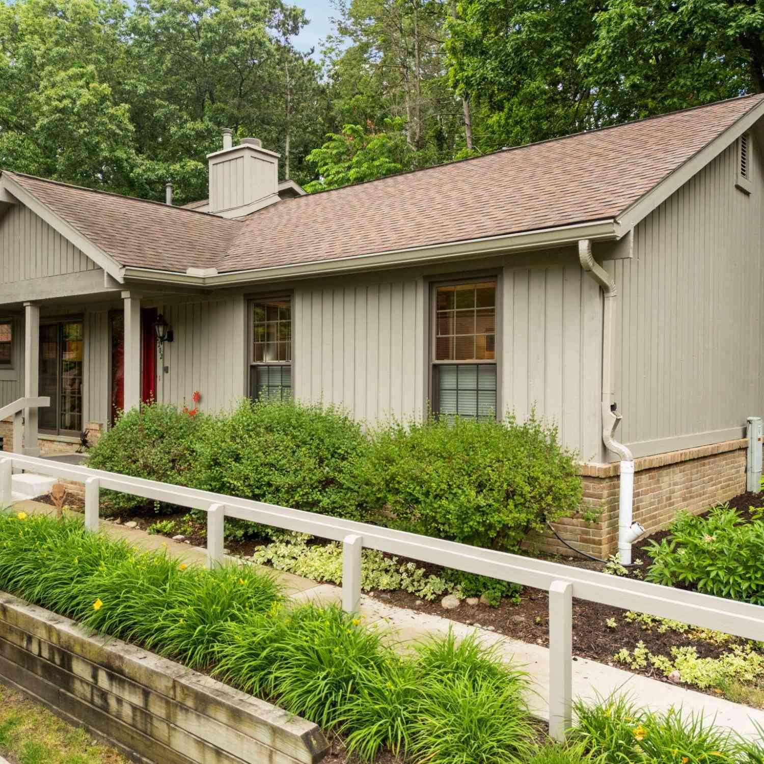 Condo For Sale - 2202 Pine Grove Court<br/> Ann Arbor, MI 48103