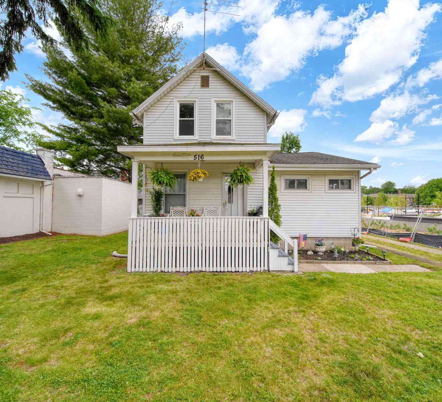 Homes For Sale - 516 S Main Street<br/> Chelsea, MI 48118
