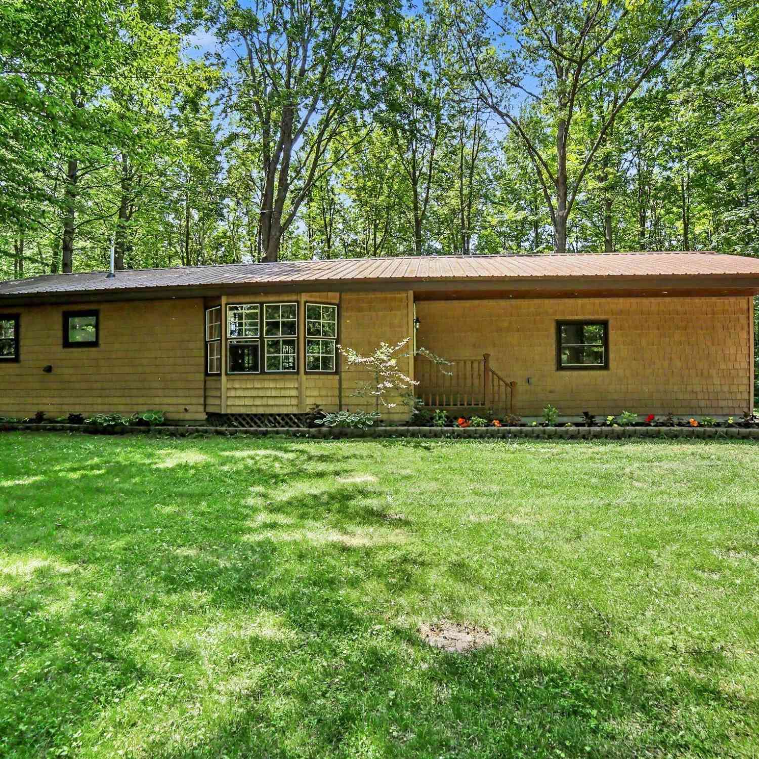 Homes For Sale - 4873 W Birch Lane<br/> Pentwater, MI 49449