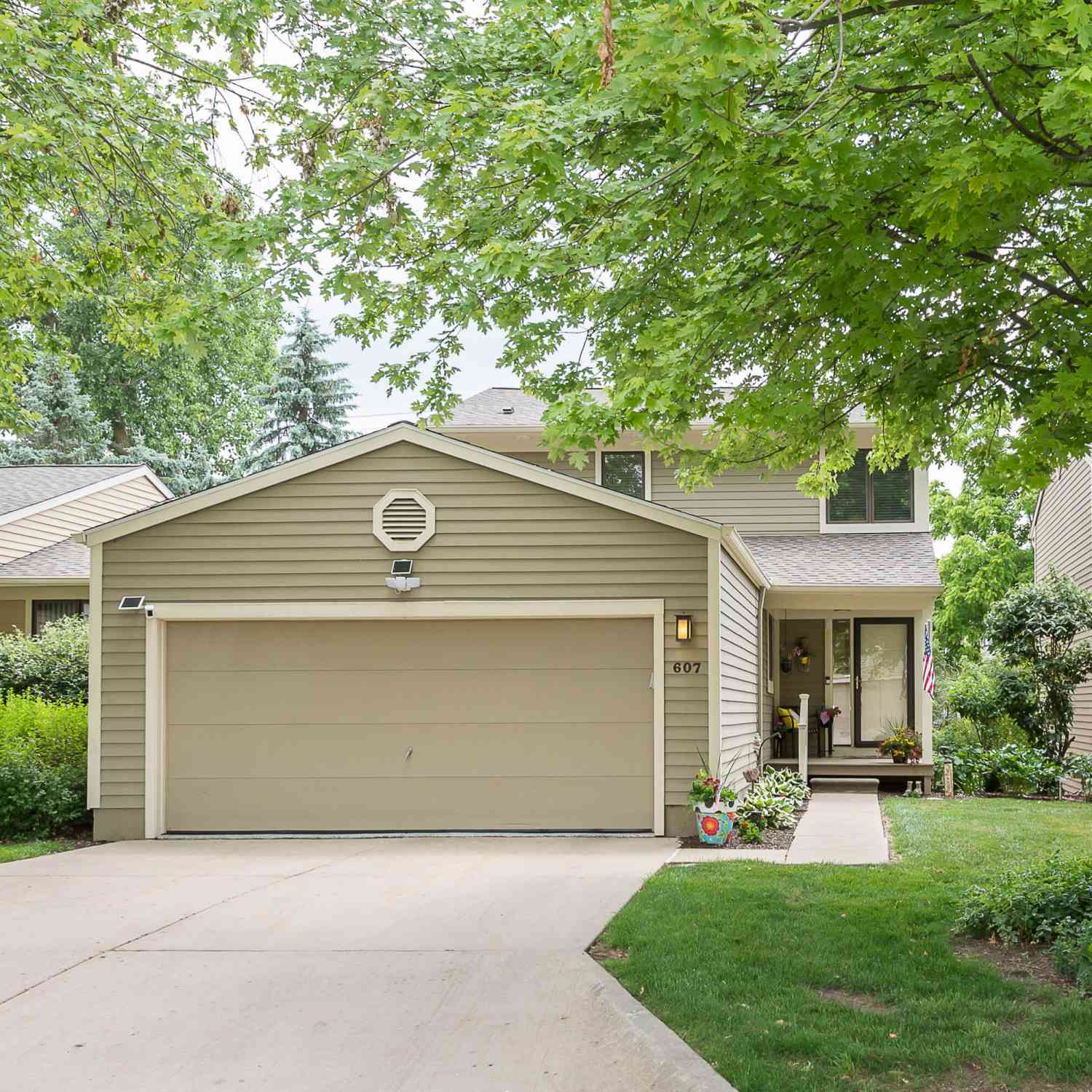Condo For Sale - 607 Woodcreek Circle<br/> Saline, MI 48176