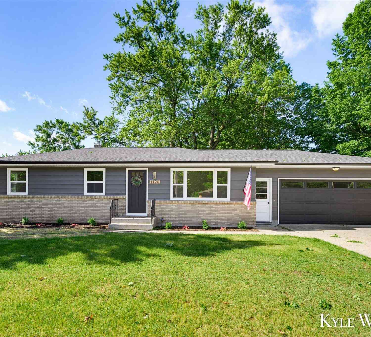 Homes For Sale - 1126 3 Mile Road<br/> Grand Rapids, MI 49544