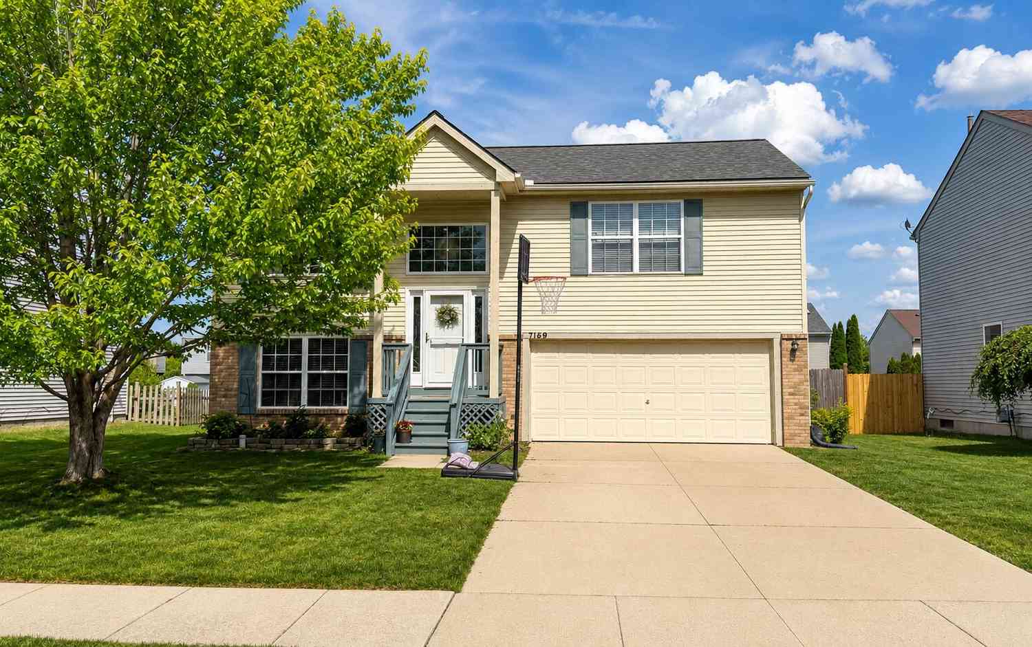 Homes For Sale - 7169 Royal Troon Drive<br/> Ypsilanti, MI 48197
