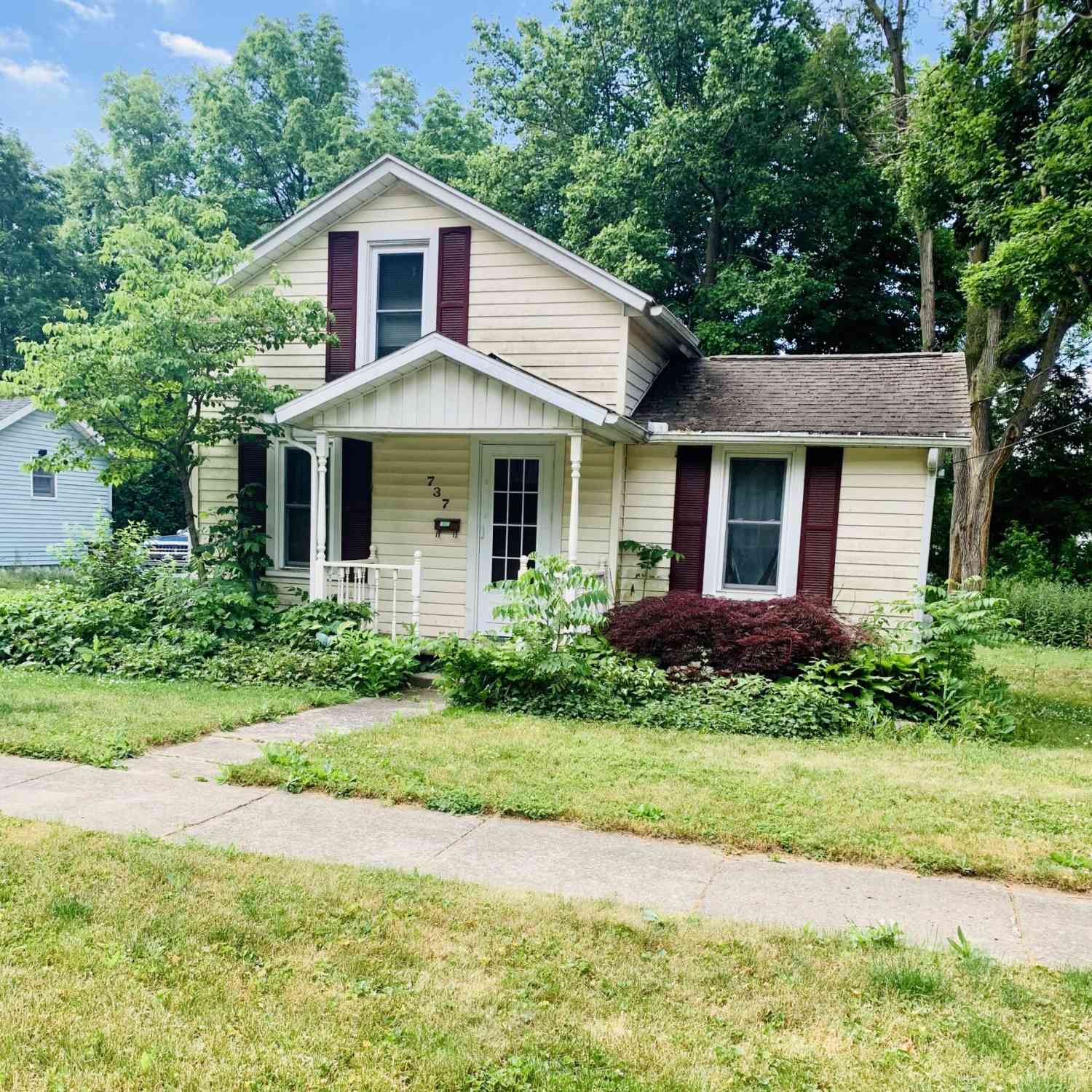 Homes For Sale - 737 Saint Joseph Street<br/> Adrian, MI 49221
