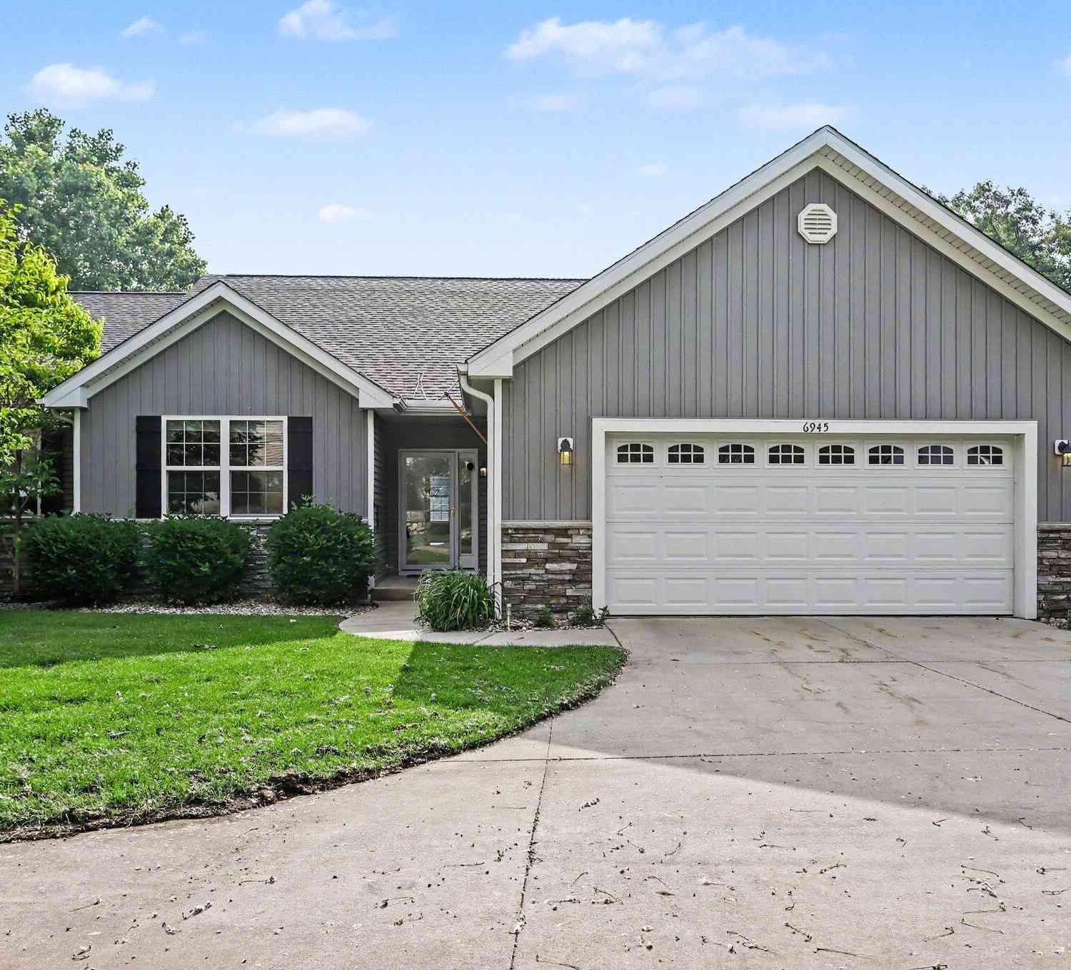 Condo For Sale - 6945 Hunters Creek #62<br/> Kalamazoo, MI 49048