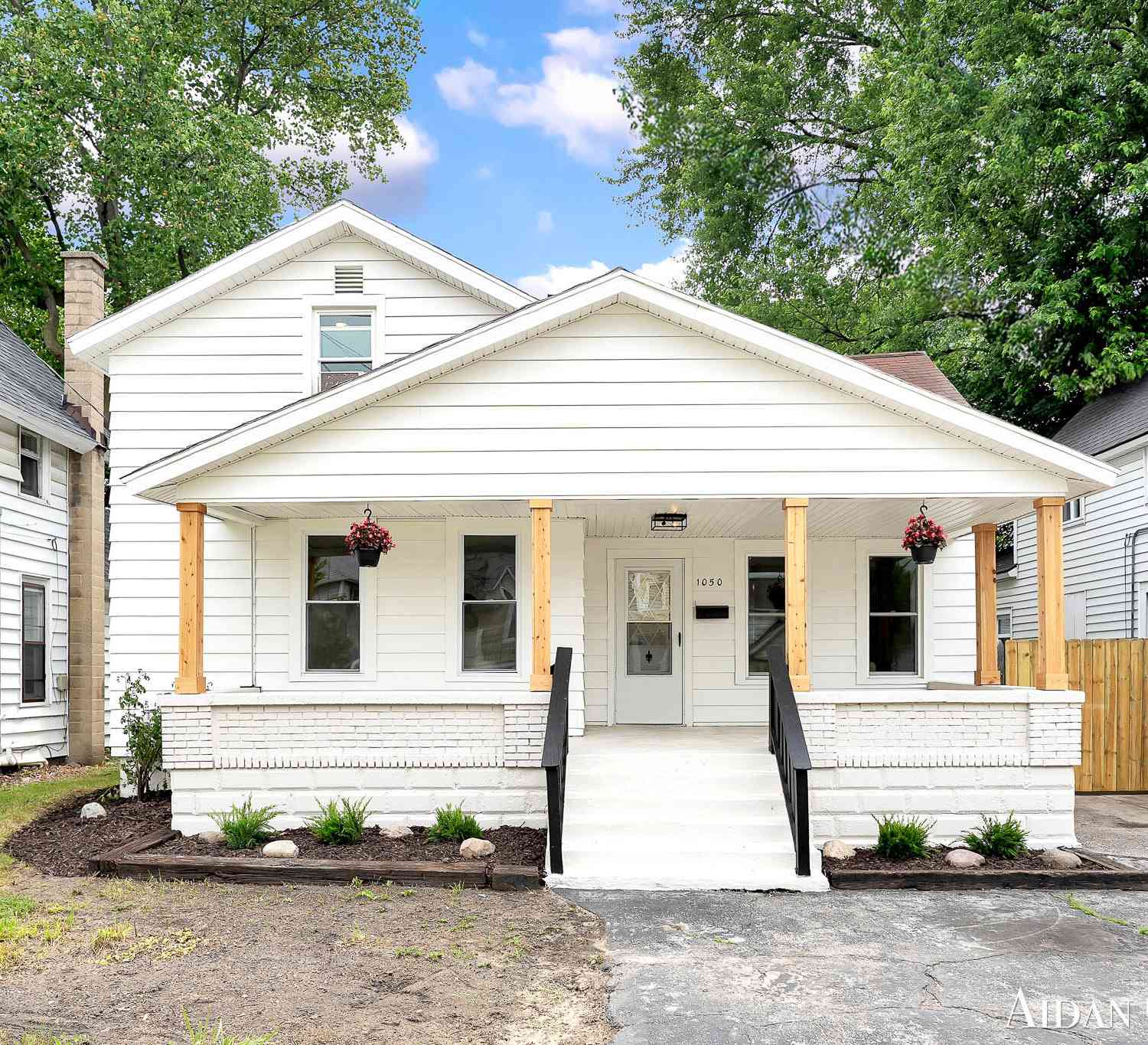 Homes For Sale - 1050 Broadway Avenue<br/> Grand Rapids, MI 49504