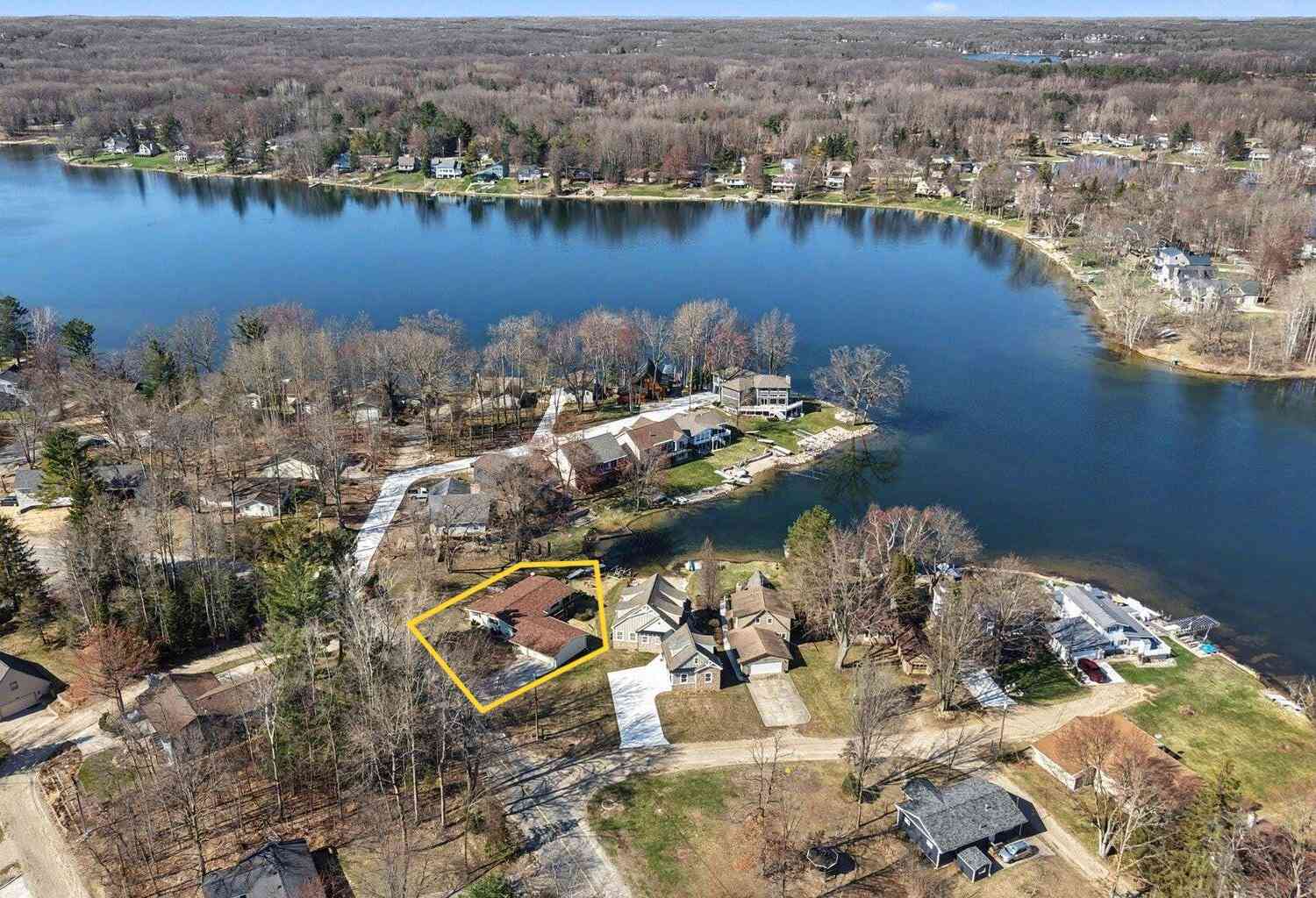 Homes For Sale - 7788 W Royal Road<br/> Mecosta County, Canadian Lakes, MI 49346