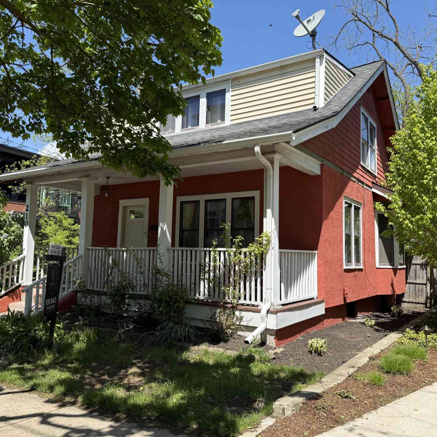 Homes For Sale - 210 W Kingsley Street<br/> Ann Arbor, MI 48103