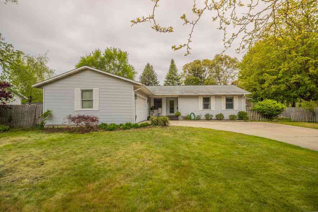 Homes For Sale - 1508 Hendrick Road<br/> Muskegon, MI 49441