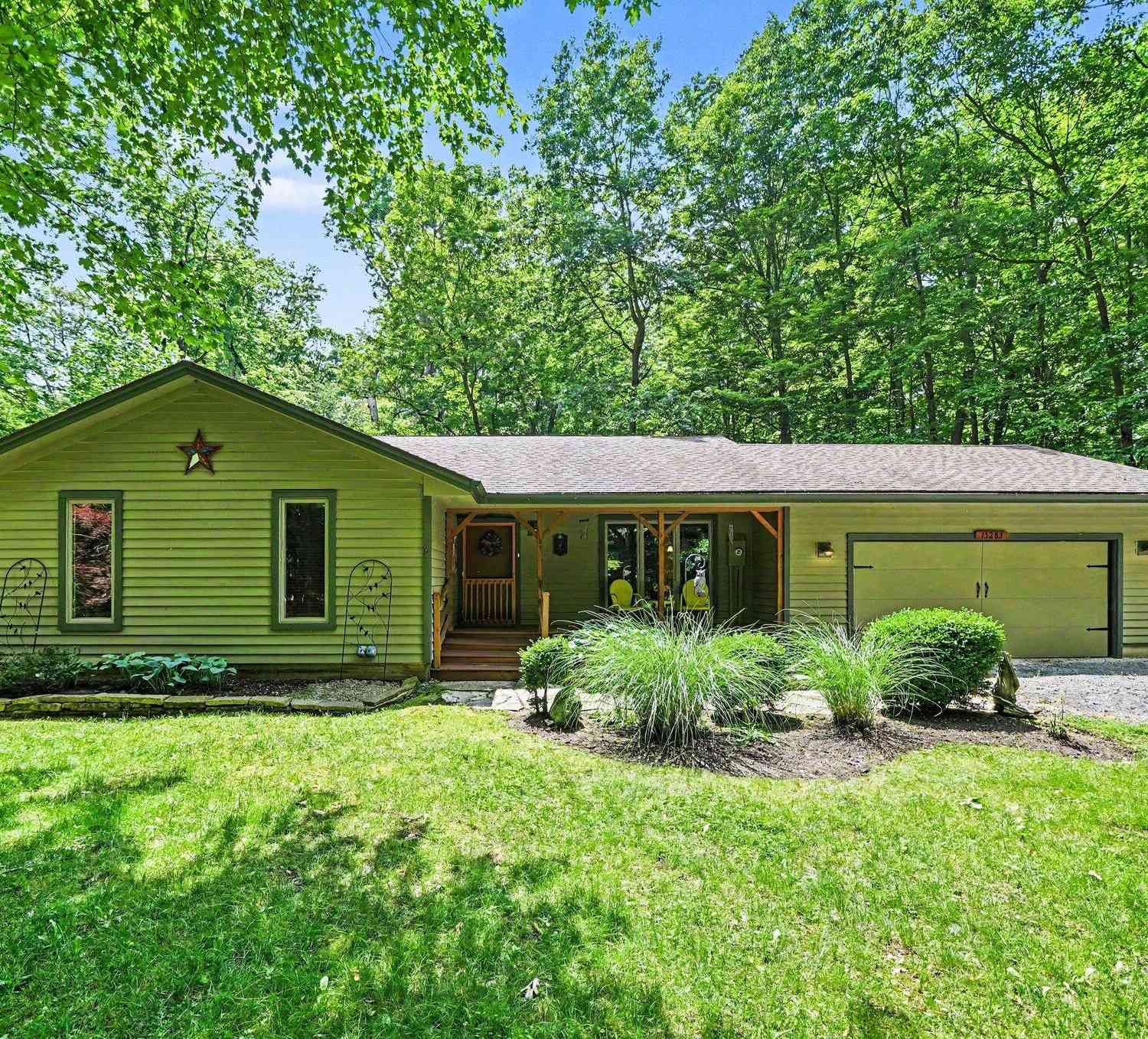Homes For Sale - 15283 Prairie Road<br/> Three Oaks, MI 49128