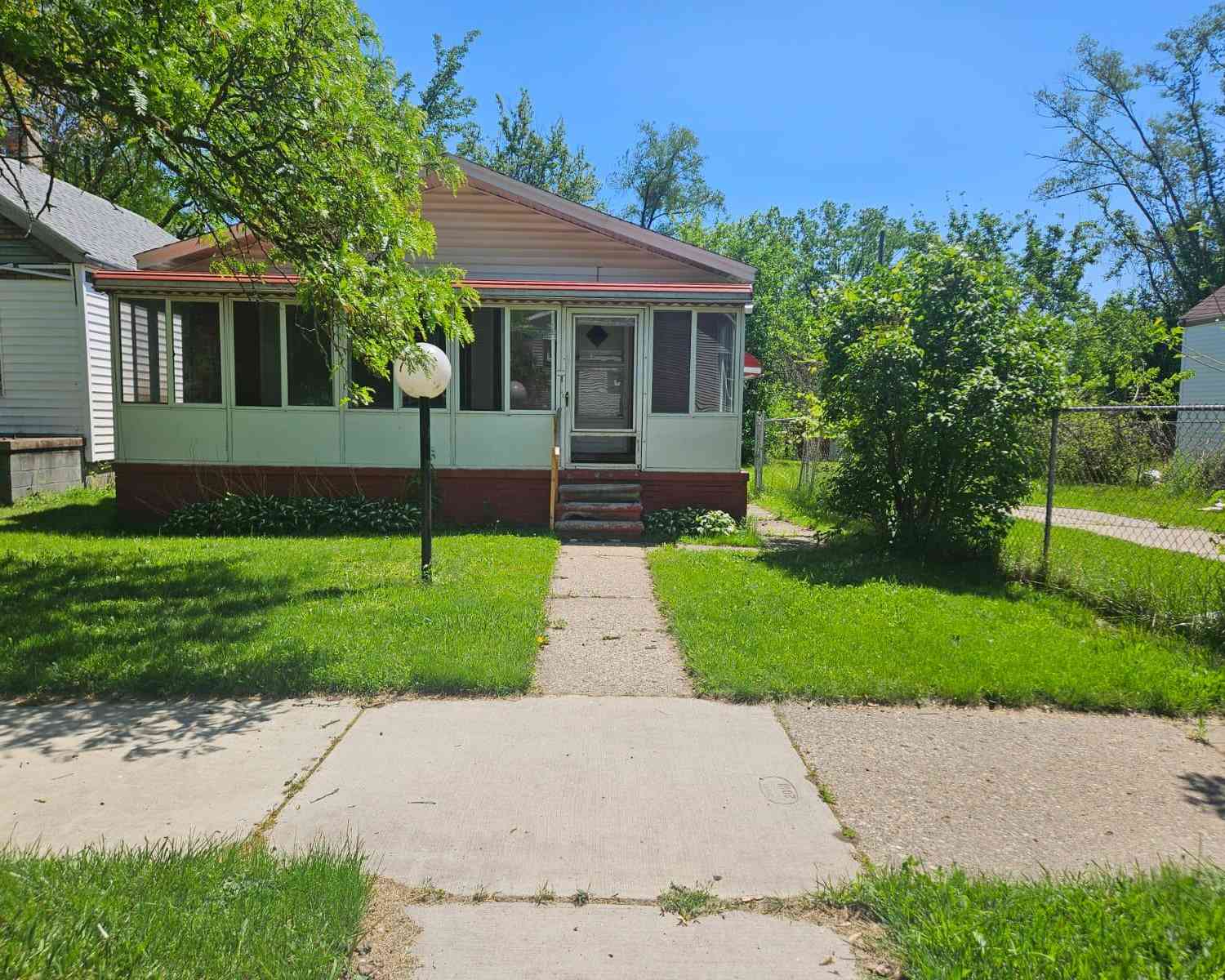 Homes For Sale - 3948 Minnesota Street<br/> Hamtramck, MI 48212