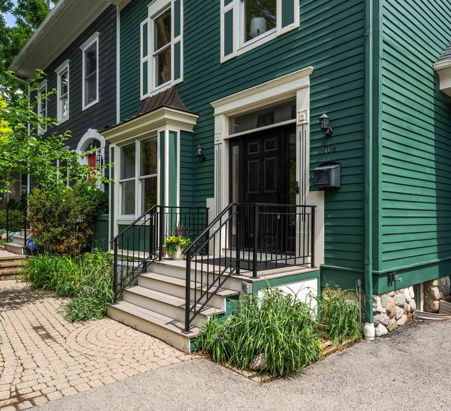 Condo For Sale - 709 N 5th Avenue<br/> Ann Arbor, MI 48104