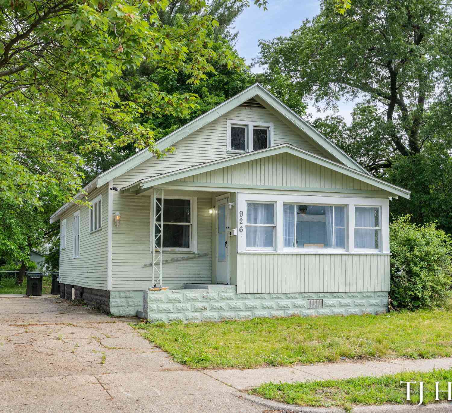 Homes For Sale - 926 Emerson Avenue<br/> Muskegon, MI 49442