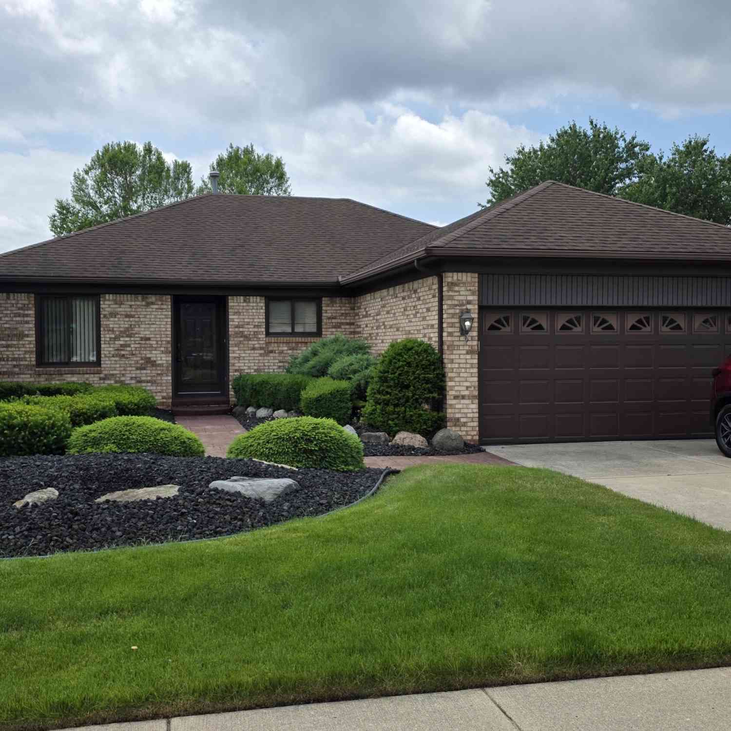 Homes For Sale - 34565 Ann Arbor Trail<br/> Livonia, MI 48150