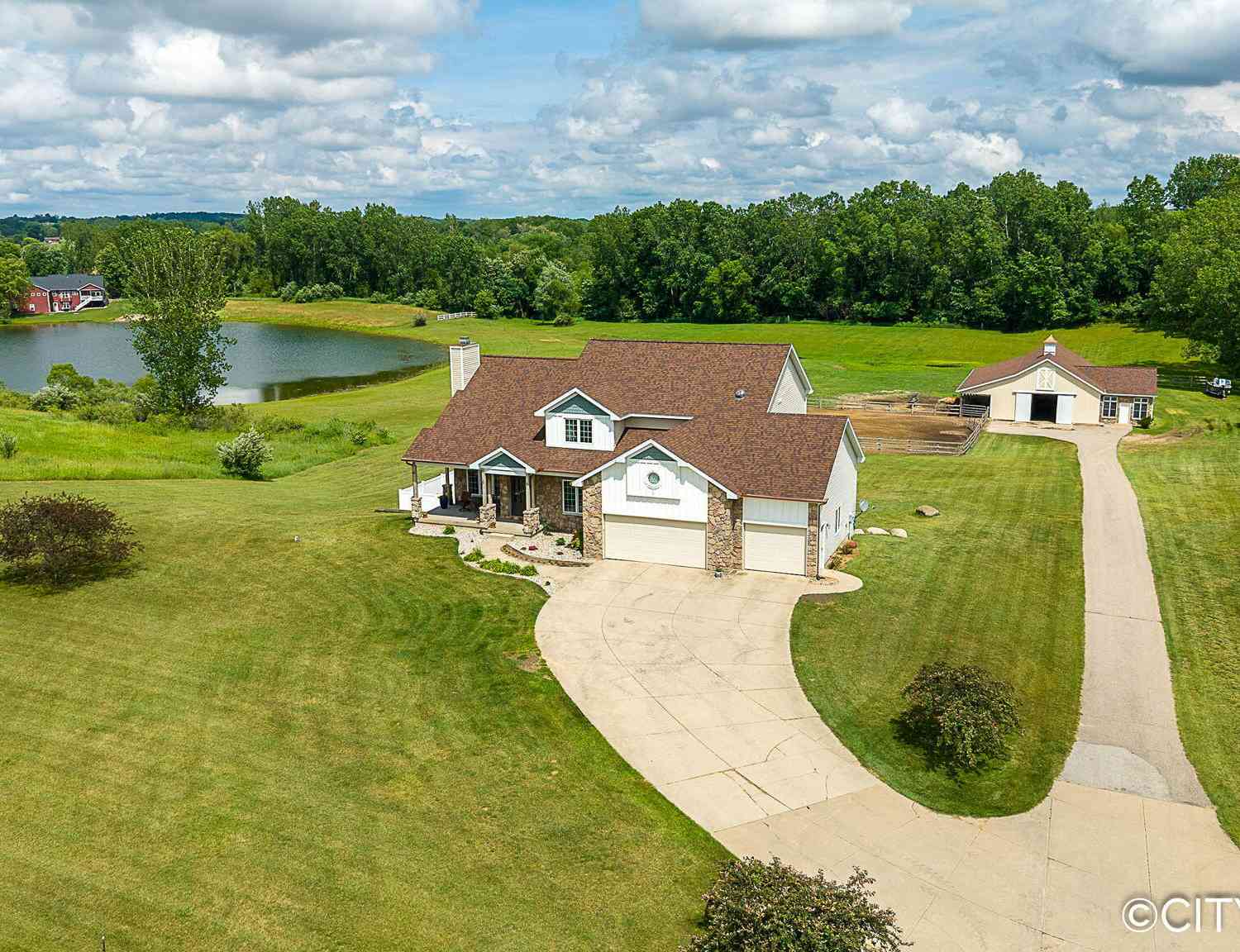 Homes For Sale - 604 28th Avenue<br/> Hudsonville, MI 49426