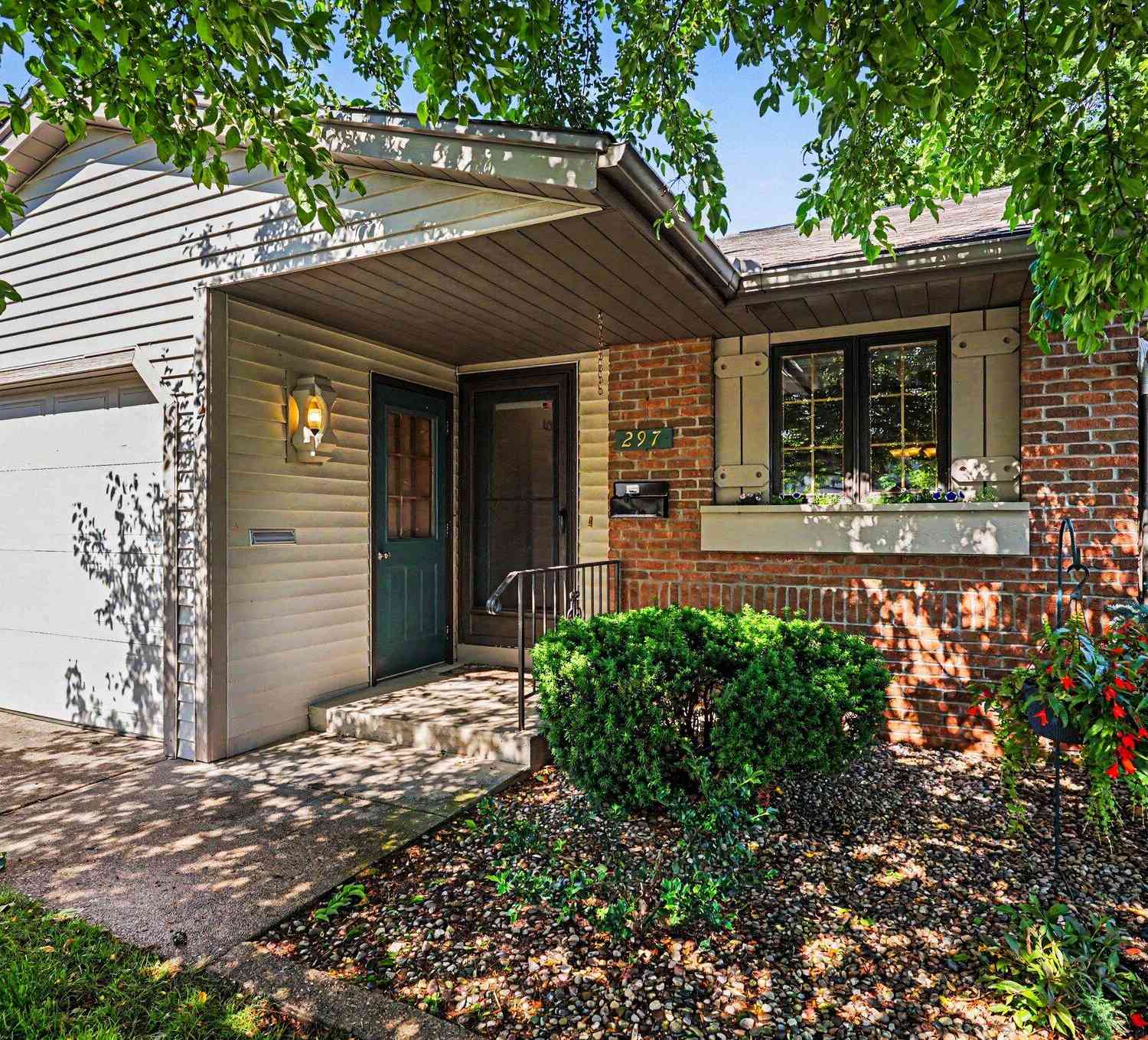 Condo For Sale - 297 Harvest Lane<br/> Holland, MI 49423