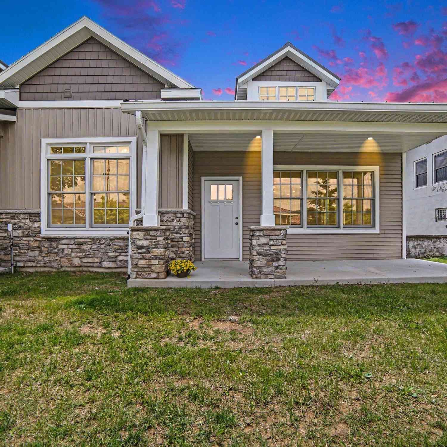 Condo For Sale - 112 E Sheridan Street<br/> Fremont, MI 49412