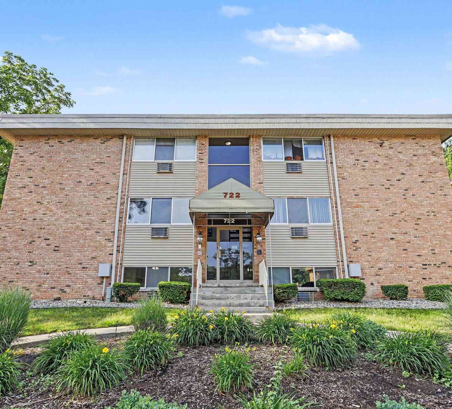 Condo For Sale - 722 W Kilgore Road #102<br/> Kalamazoo, MI 49008