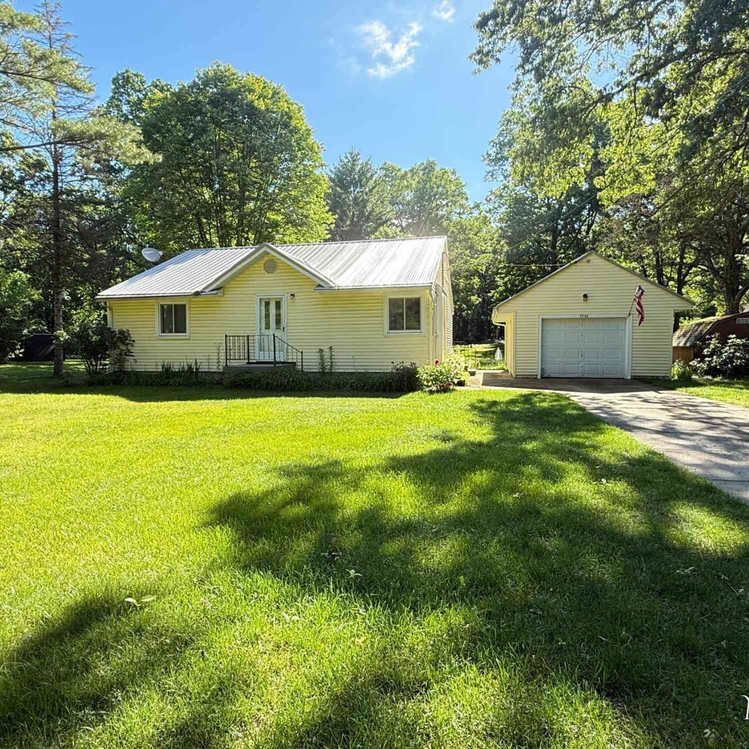 Homes For Sale - 5966 Fowler Road<br/> Twin Lake, MI 49457