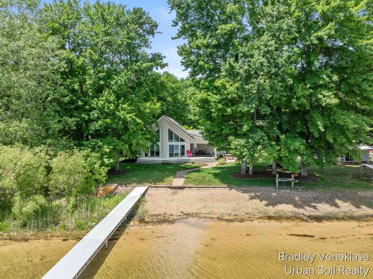 Homes For Sale - 12464 S Sand Beach Drive<br/> Grant, MI 49327