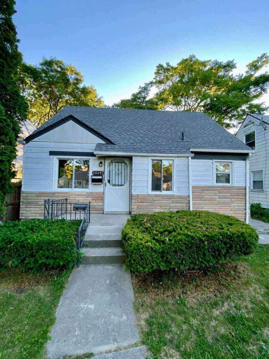 Homes For Sale - 20495 Mendota Street<br/> Wayne County, Detroit, MI 48221