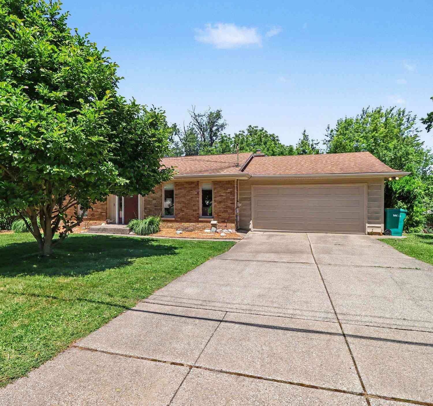 Homes For Sale - 3728 Wedgwood Drive<br/> Portage, MI 49024