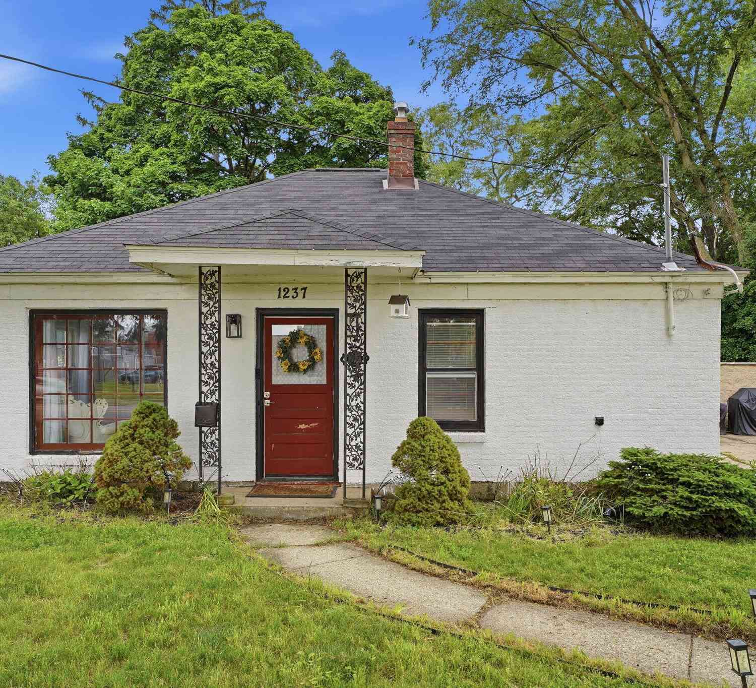 Homes For Sale - 1237 Fuller Avenue<br/> Grand Rapids, MI 49505