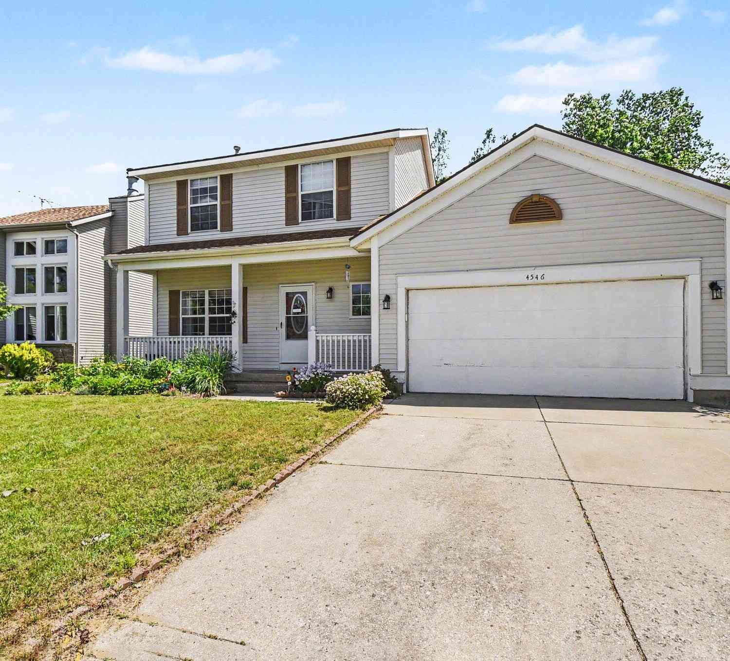 Homes For Sale - 4546 Brookmeadow Court<br/> Grand Rapids, MI 49512